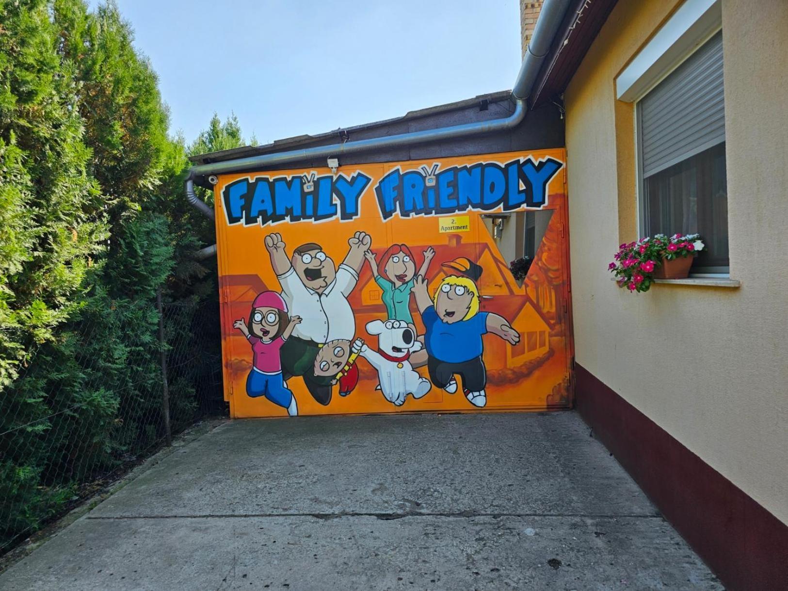 Family Friendly Gyalアパートメント エクステリア 写真